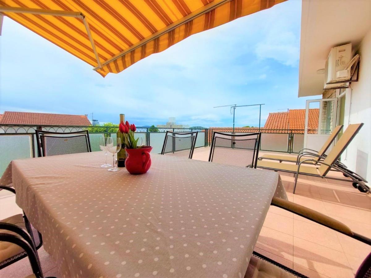 Apartment Big Lasan Vodice Esterno foto