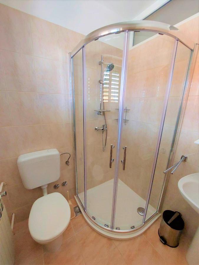Apartment Big Lasan Vodice Esterno foto