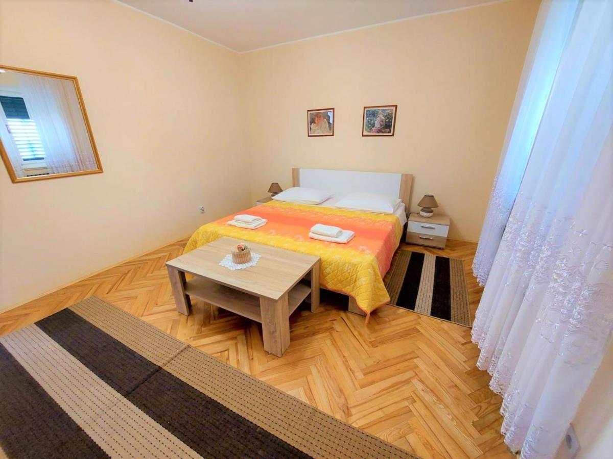 Apartment Big Lasan Vodice Esterno foto