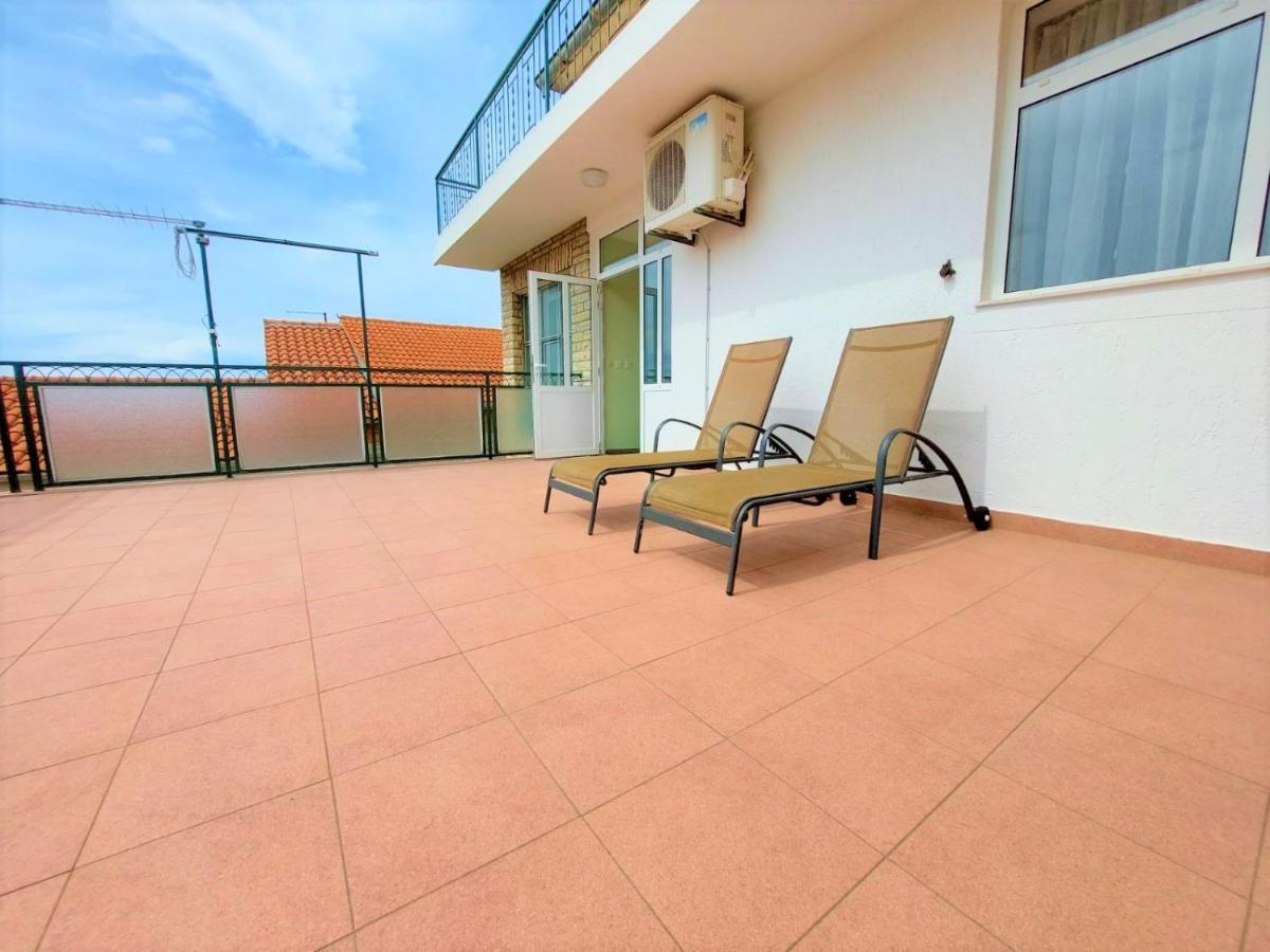 Apartment Big Lasan Vodice Esterno foto