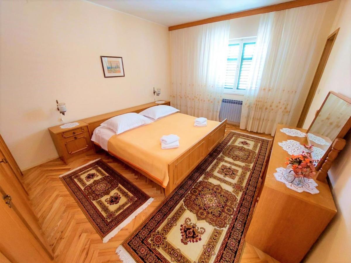 Apartment Big Lasan Vodice Esterno foto