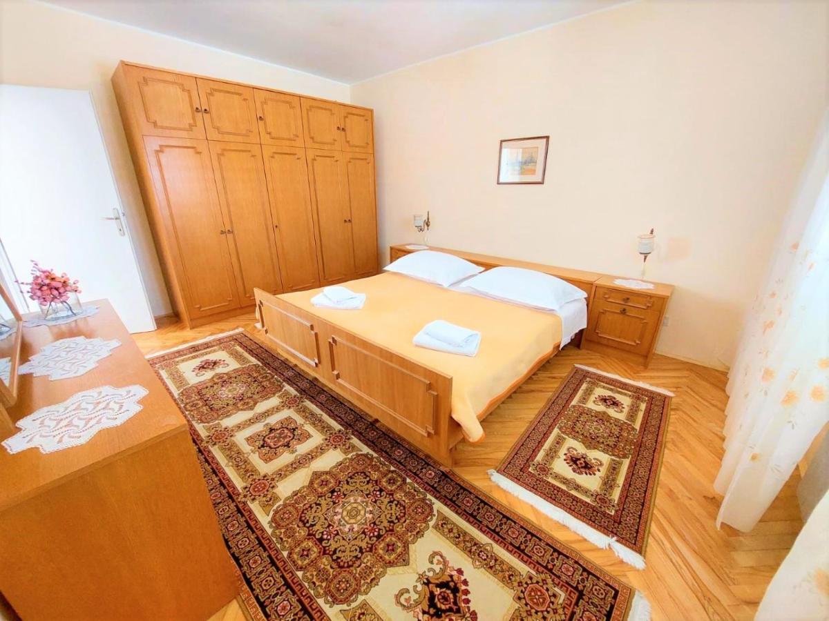 Apartment Big Lasan Vodice Esterno foto